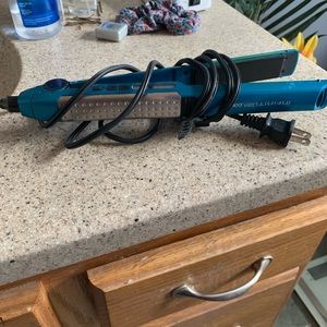 InfinityPro by concur straightener